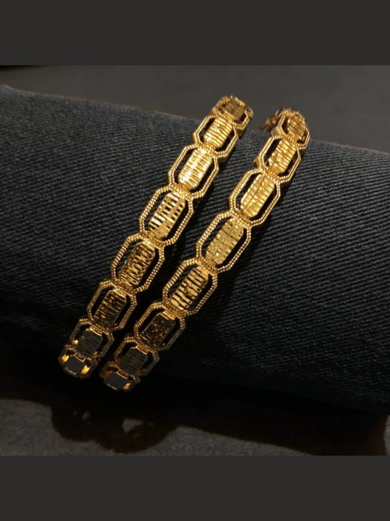 Punjabi-style kangan with a desi touch that shines like gold.